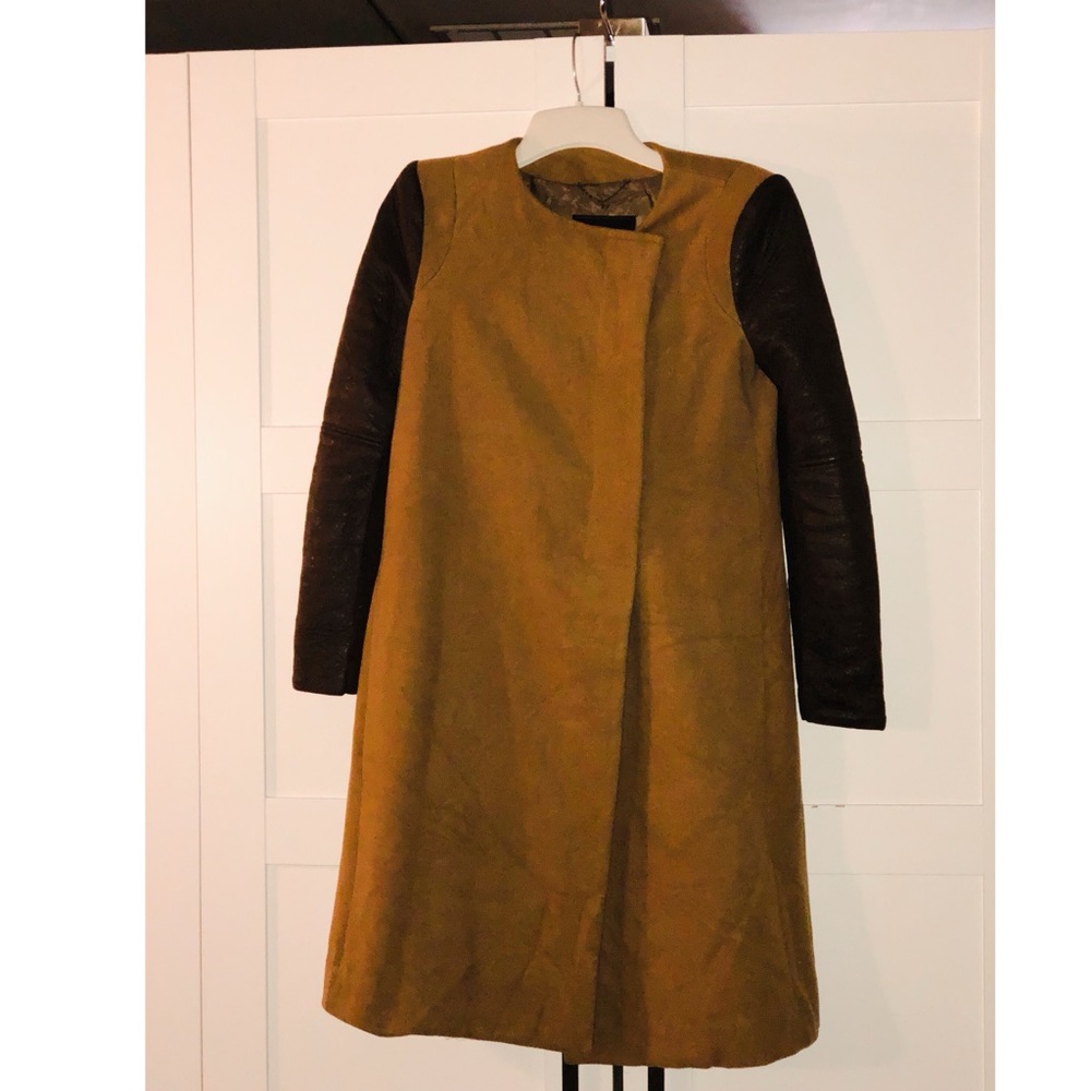 BCBG Max Azria camel coat leather sleeves S - Picture 3 of 7